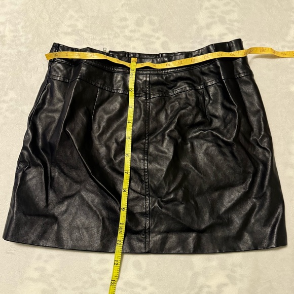 Leather skirt - Picture 3 of 3